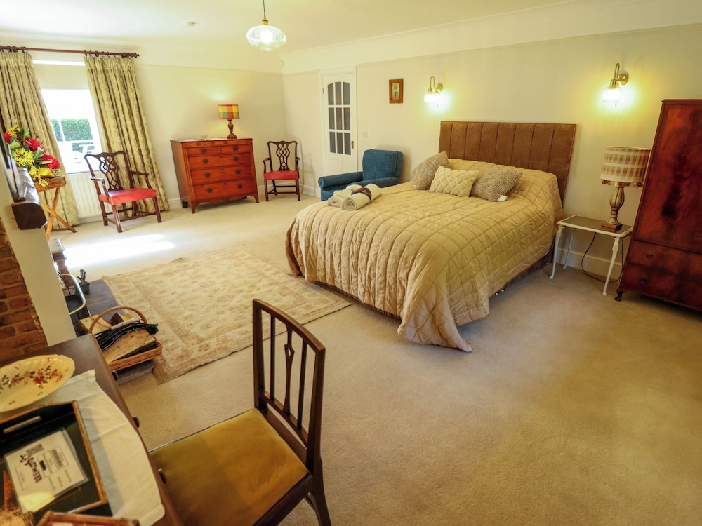 Moon Field Lodge