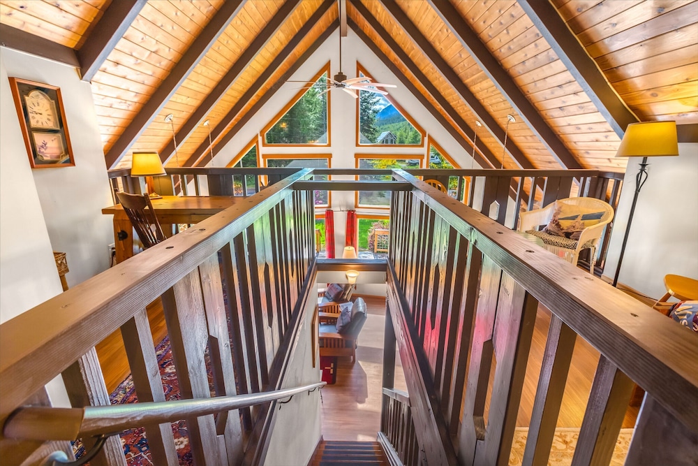 Cottonwood Chalet in Packwood