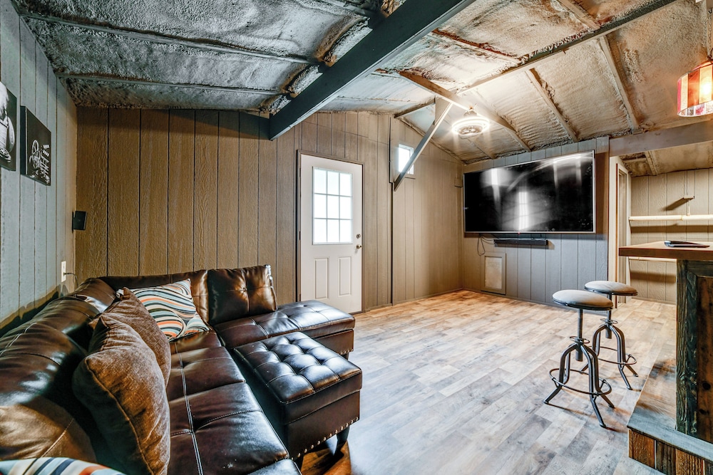 Riverfront Retreat w/ Near Boat Launch in Nineveh!