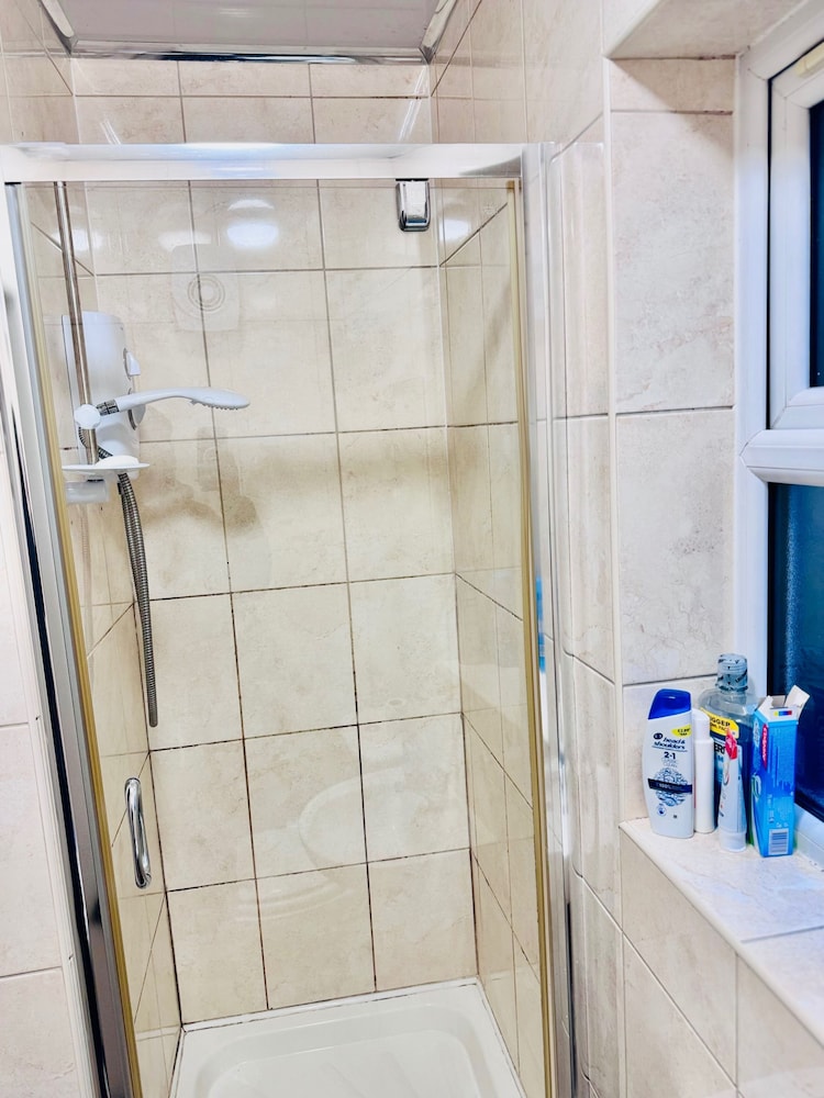 Derby Spacious Room Studio in City Centre