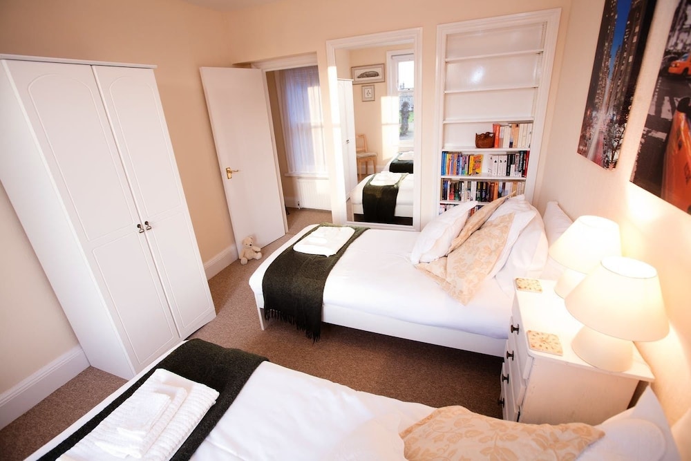 Sherborne Vacations - Abbey Court - Property Image 3