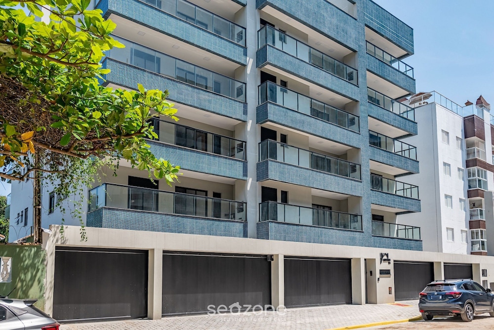 Apartment w/ Barbecue 290m From the Beach Hre0035