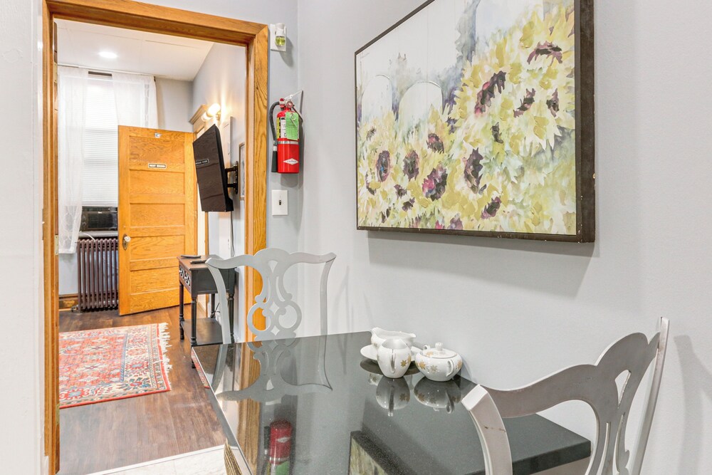 1 Mi to Dtwn Cumberland: Historic Apt w/ Patio!