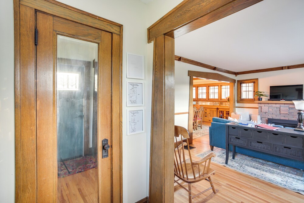5 Mi to Mall of America: South Minneapolis Home