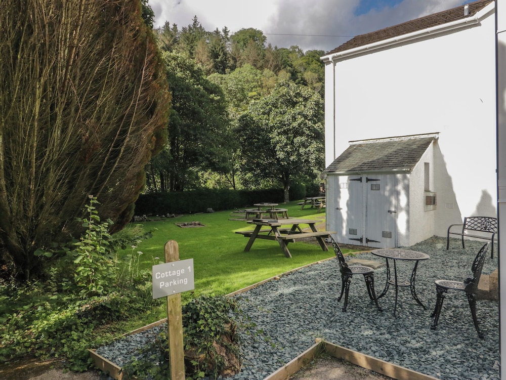 Garden Cottage No 1