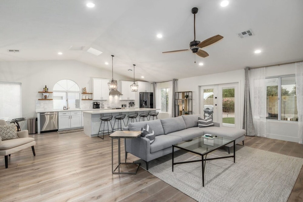 5BR Citrus Estate Sleeps 13 Free Htd Pool Gameroom