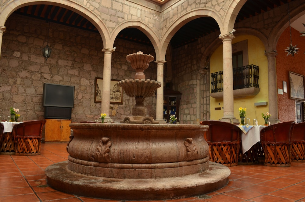 Howard Johnson Calle Real Morelia - Property Image 30