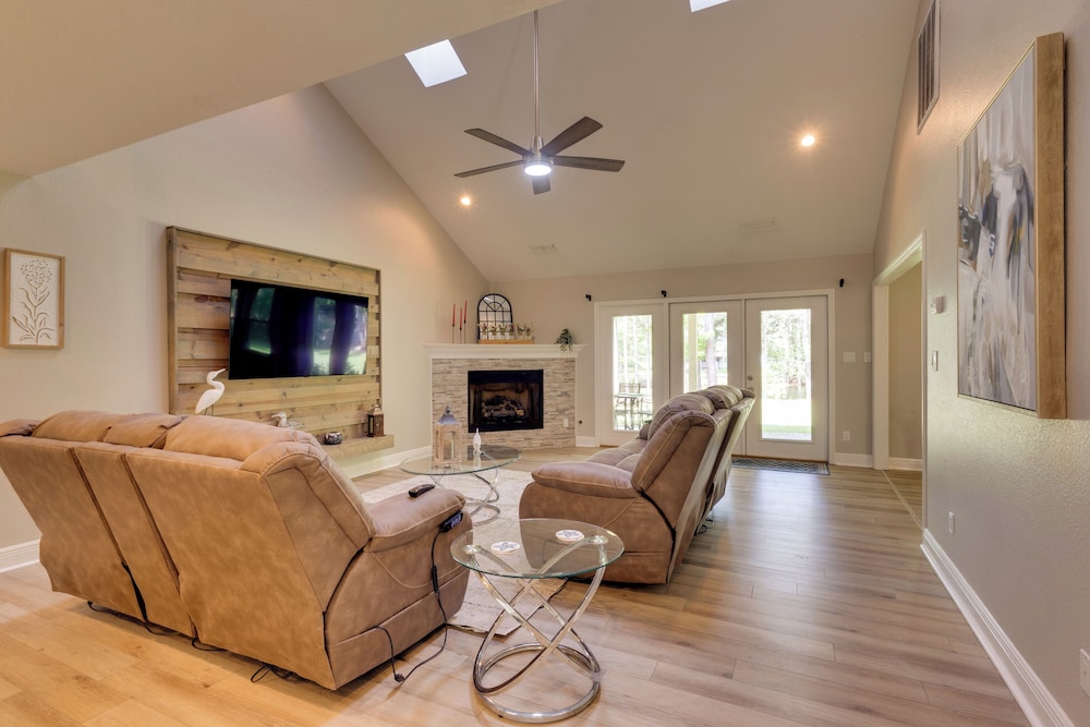 Waterfront Home w/ Fishing Dock in Tallahassee!