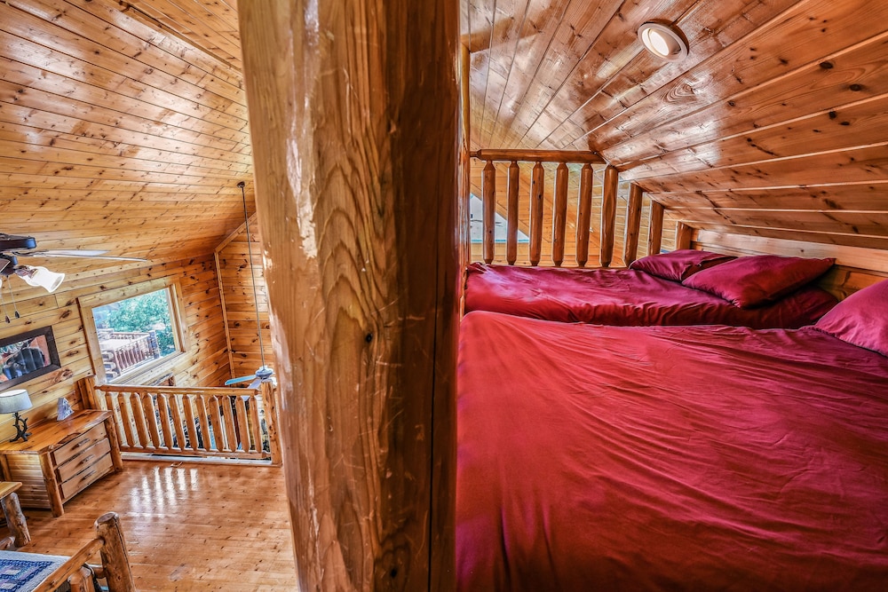 Extravagant View 3 Bedrooms 3 Bathrooms Cabin