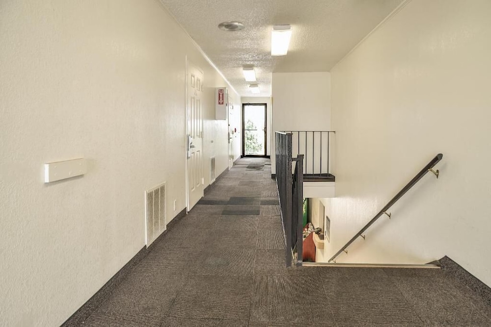 Motel 6 Saint Joseph, MO - Property Image 16