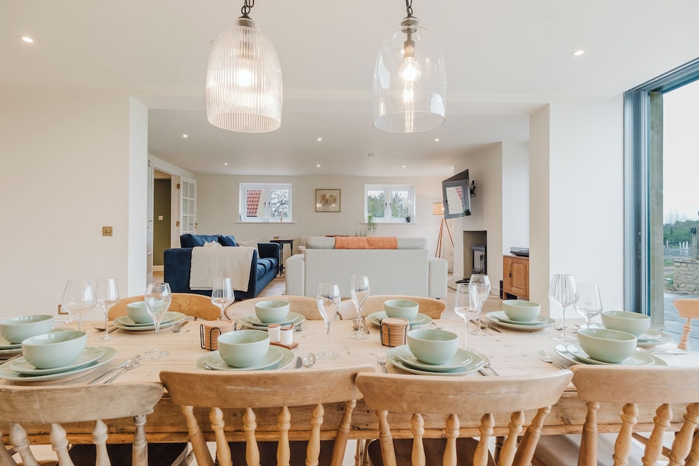 Mulberry Cottage 5BD in Wiltshire