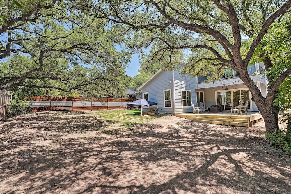 Walk to Lake Austin: Spacious Getaway w/ Patio view 3