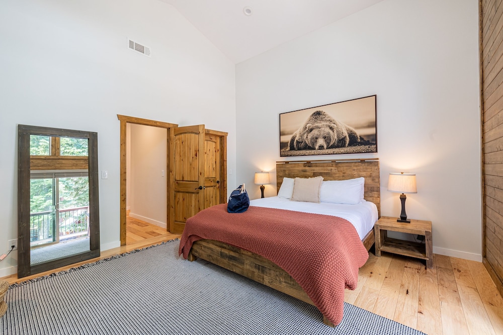 Teddy by Avantstay Majestic Cabin in Big Bear w Balcony