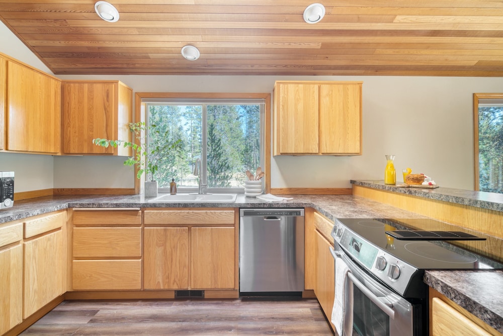 Tanner by Avantstay Modern Cascades Escape view 5