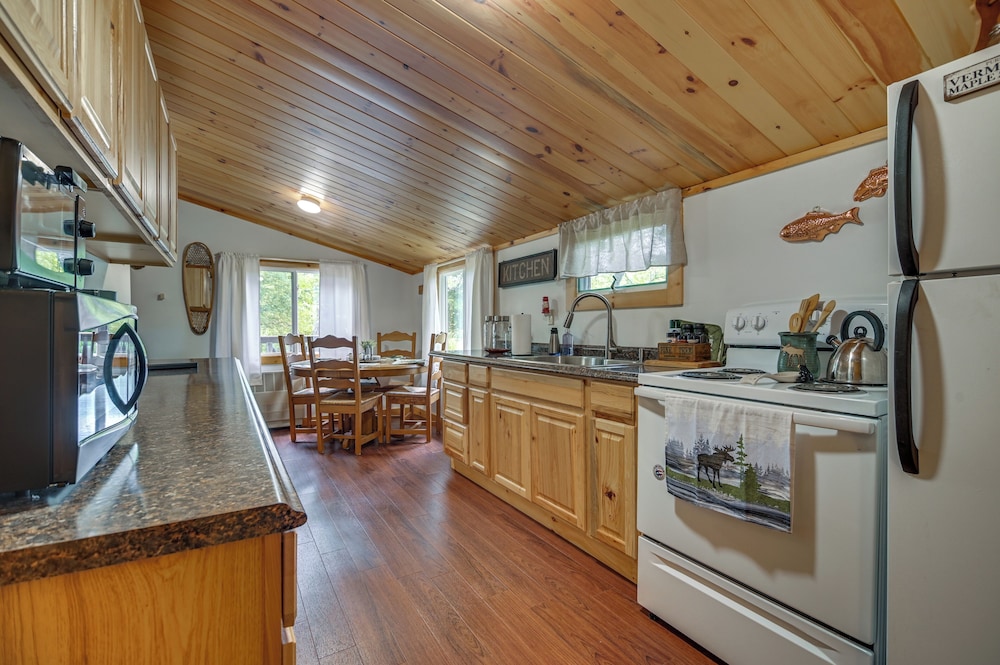 Deck + Fire Pit: Nature Lover's Retreat in Maine!