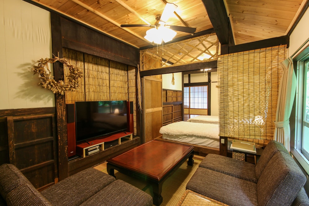 #Nerome01 Traditional Okinawan House in YAMBARU, eg view 2