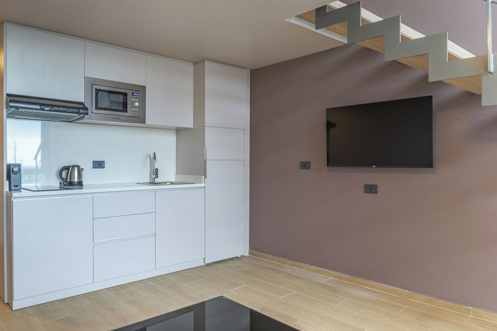 Jounieh Living - Residences by Local Host