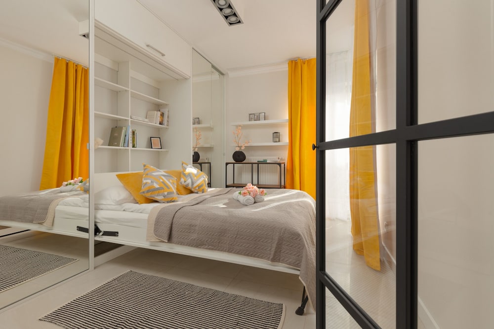 Kapelanów Armii Krajowej by Renters view 4