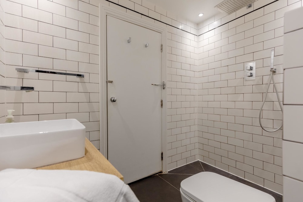 Trendy 2BD House 5 Mins From Willesden Junction!