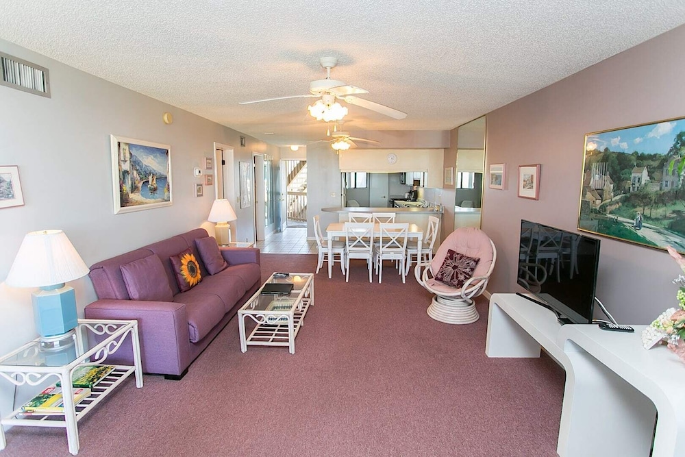 Oceanfront Luxury: 2BR Condo, St. Augustine