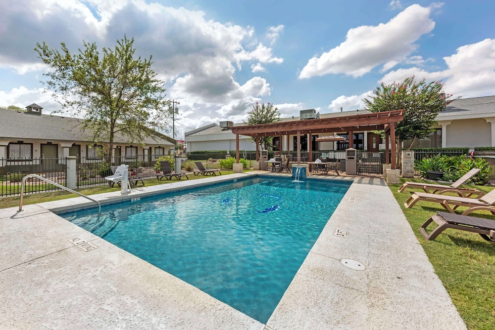 Best Western Post Oak Inn - Property Image 13