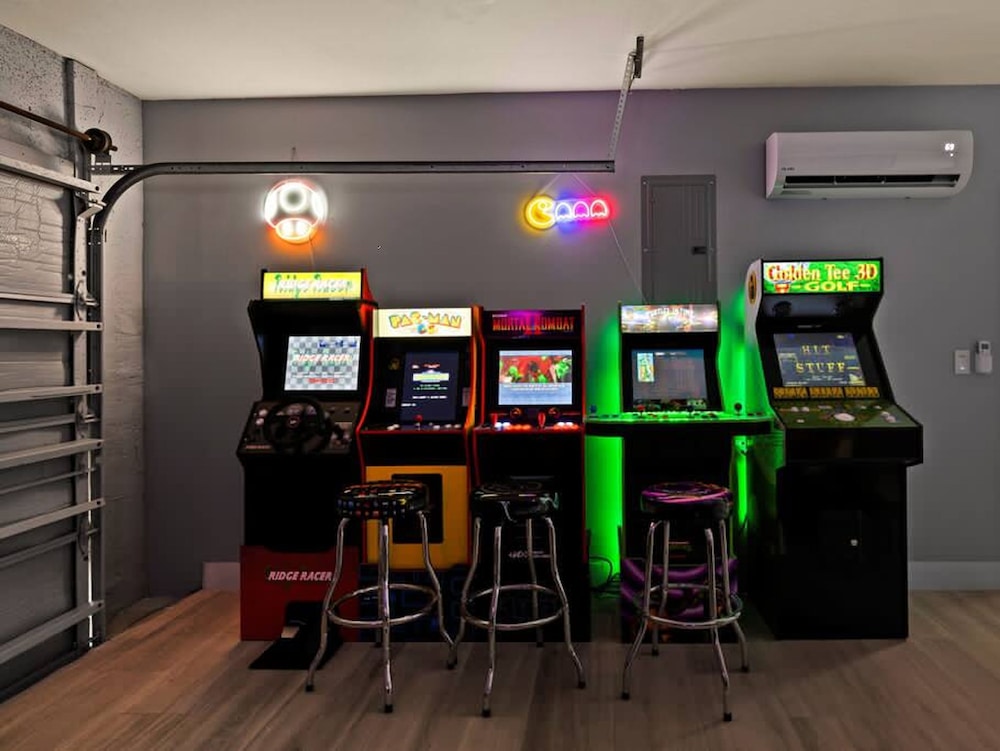 NEW Villa Paradise Lux Gem Pool Game Room