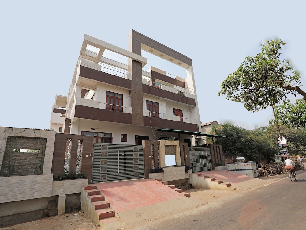 OYO 13493 Hotel Vridhi Inn