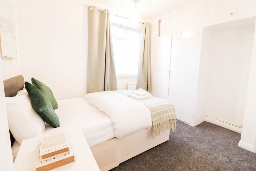Lovely 3 Bedroom Maisonette