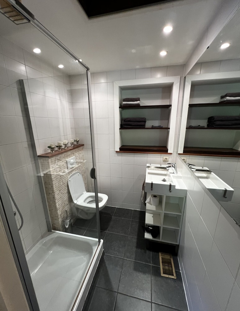 Spacious Villa With Sauna
