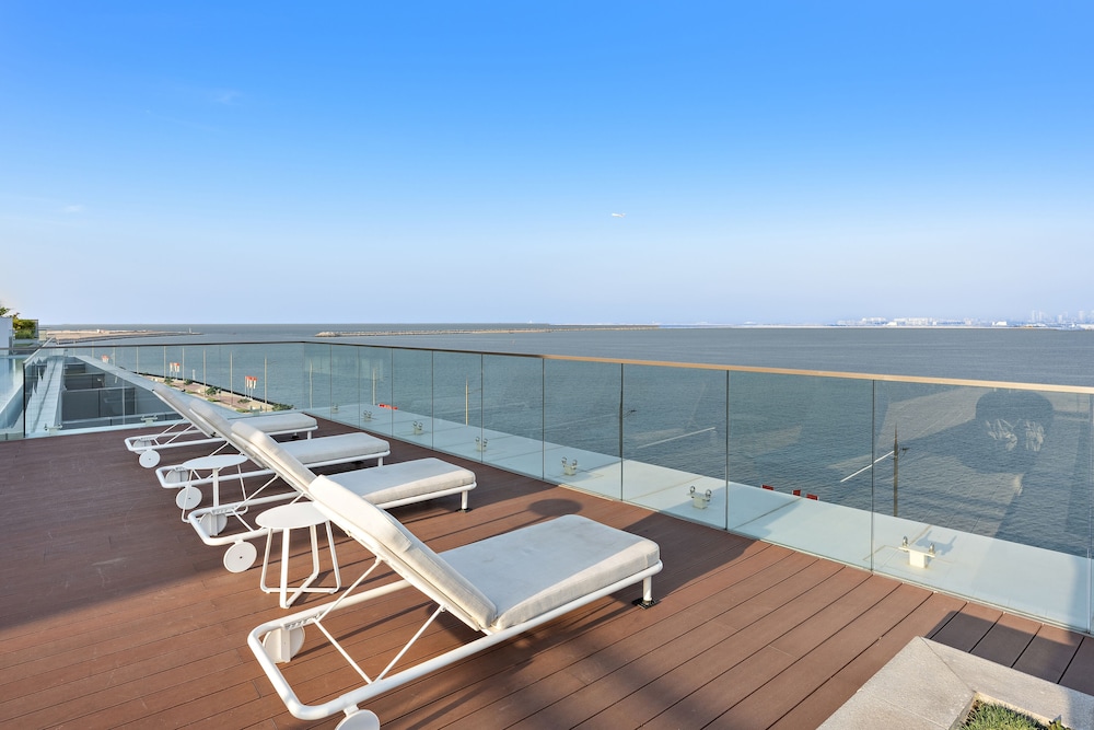 WelHome - Seaside Serenity: Spacious 1 BR in Maritime City