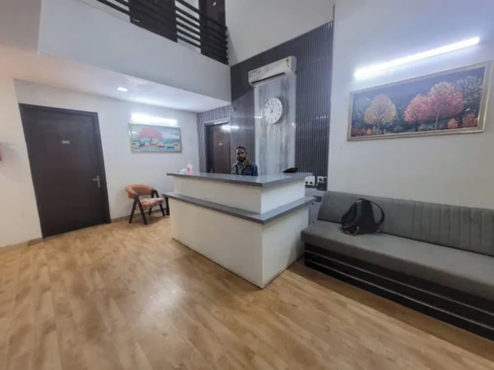 Fabhotel Delight Suites