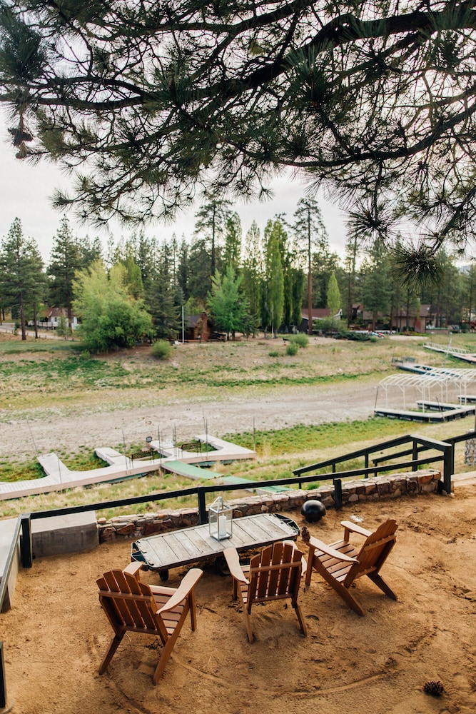 Noon Lodge at Mallard Bay