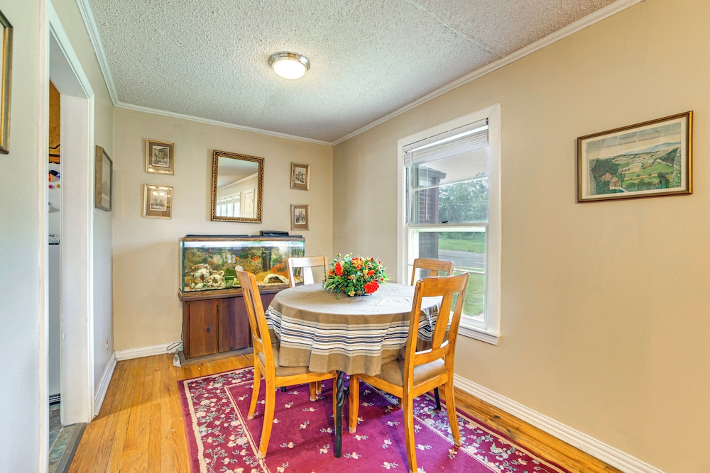 10 Mi to Lake Palestine: South Tyler Location!