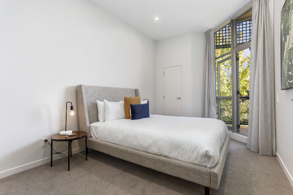 Hobson Quay Apartments by Urban Rest