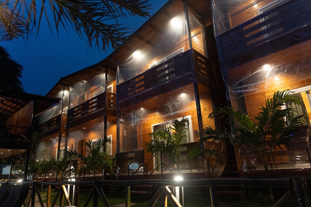 Tranquillo By The Beach - Luxury Wooden
