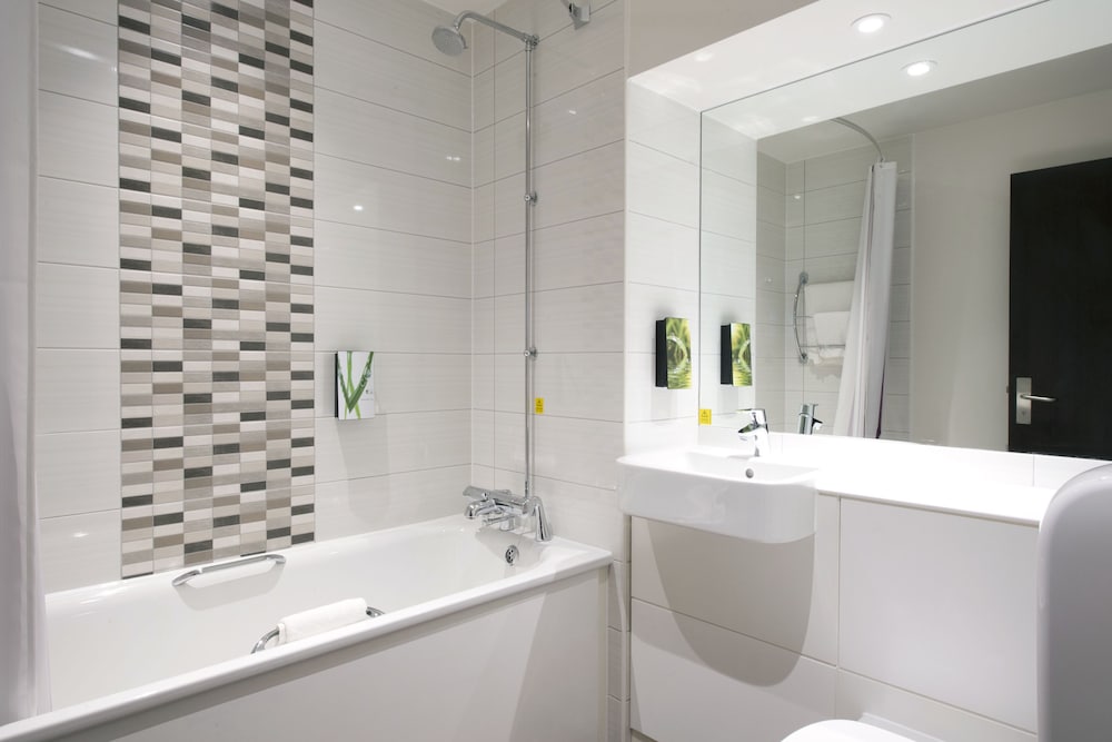 Premier Inn London Tolworth, photo 7