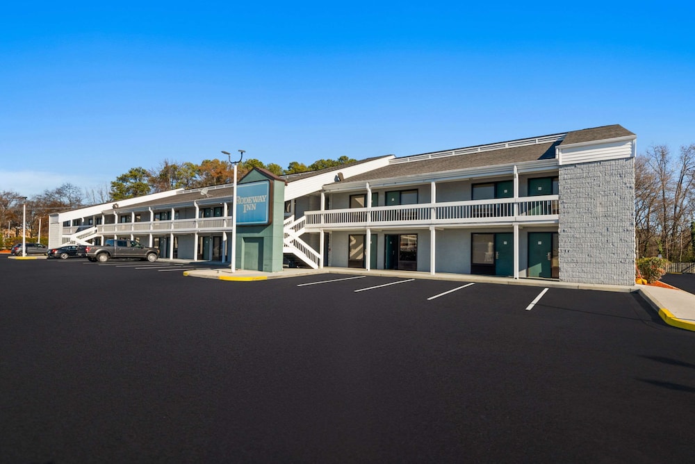 Hotel Rodeway Inn - Image 1