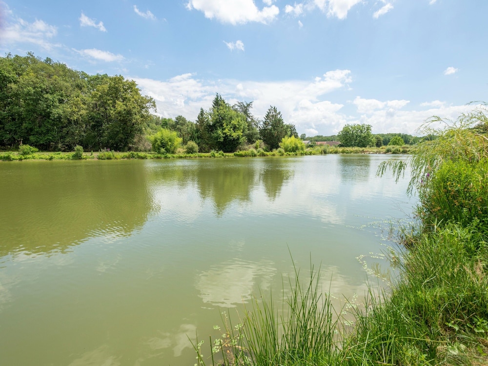 Mobile Home in Veuzain-sur-loire With Garden