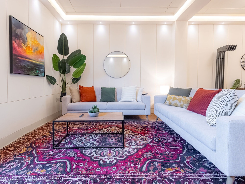 Discover The Underworld Five Bedroom by Belvilla