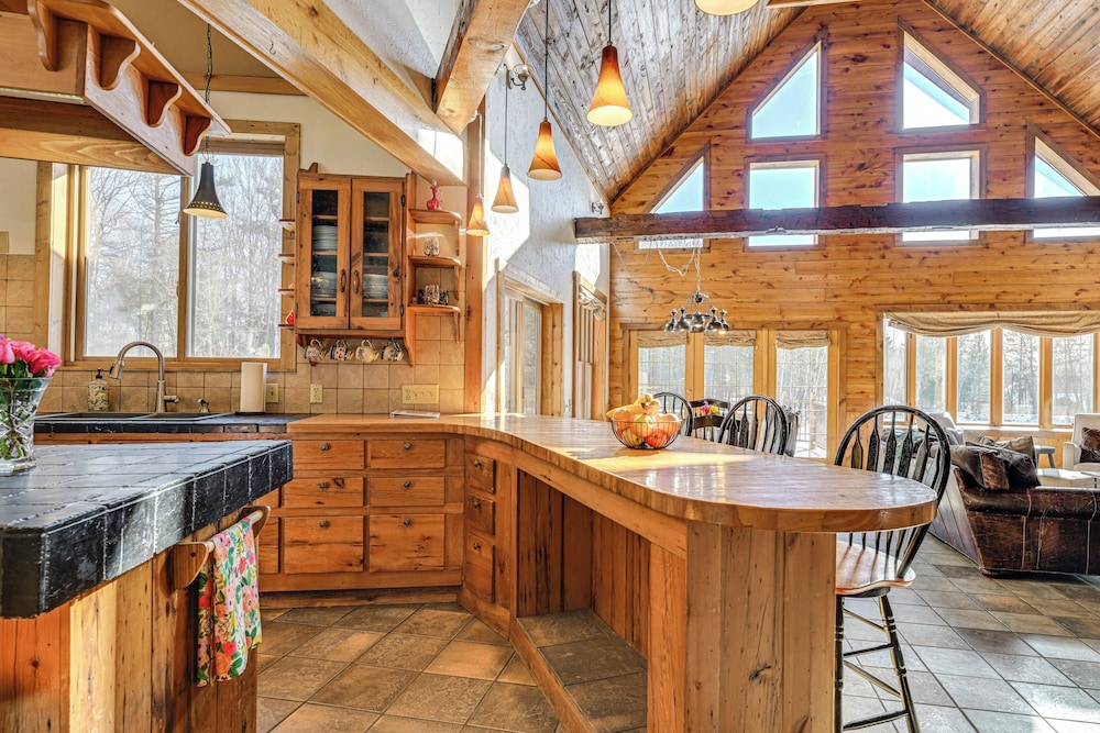 Hot Tub & Private Sauna: Wausau Family Home