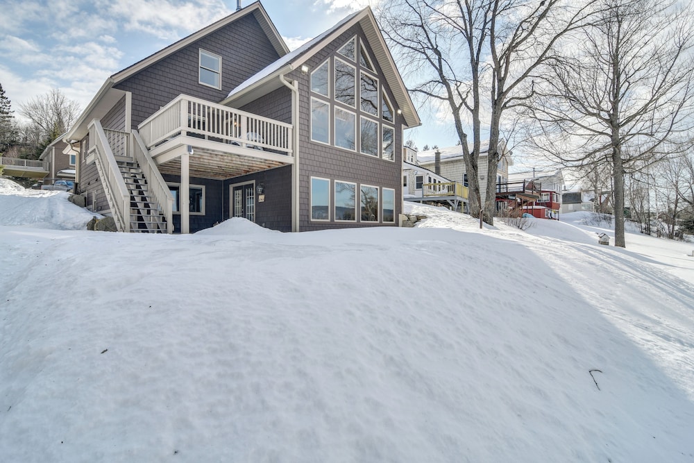 Lakefront New Hampshire Hideaway w/ Deck & Views