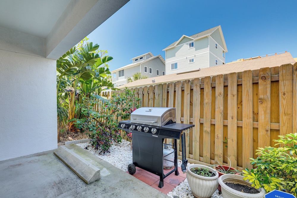 Beachfront Indian Shores Townhome w/ Ocean Views! view 2