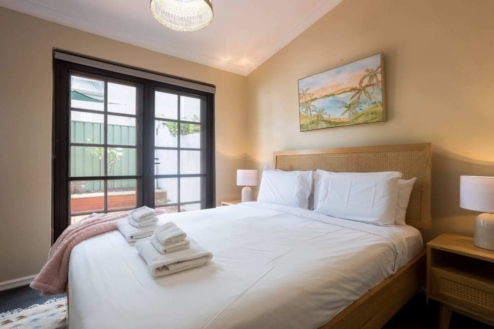 Lovely 1BR in Beachy Scarborough