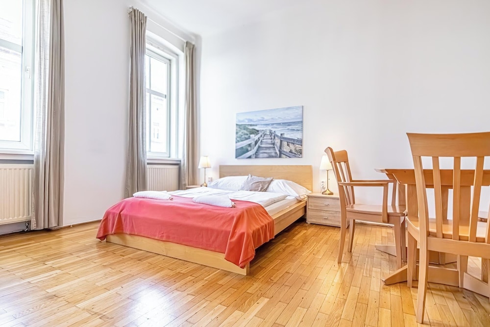Affordable 2BR Apt Long Stay Stadthalle