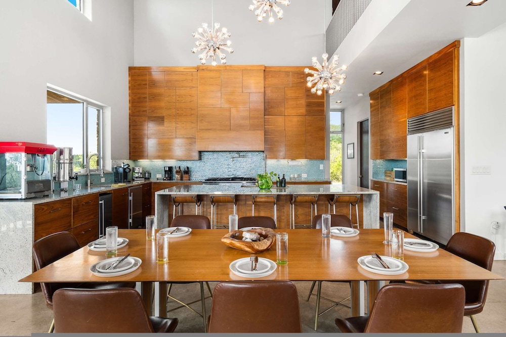 Luxury 4BR Hilltop Retreat With Scenic Views
