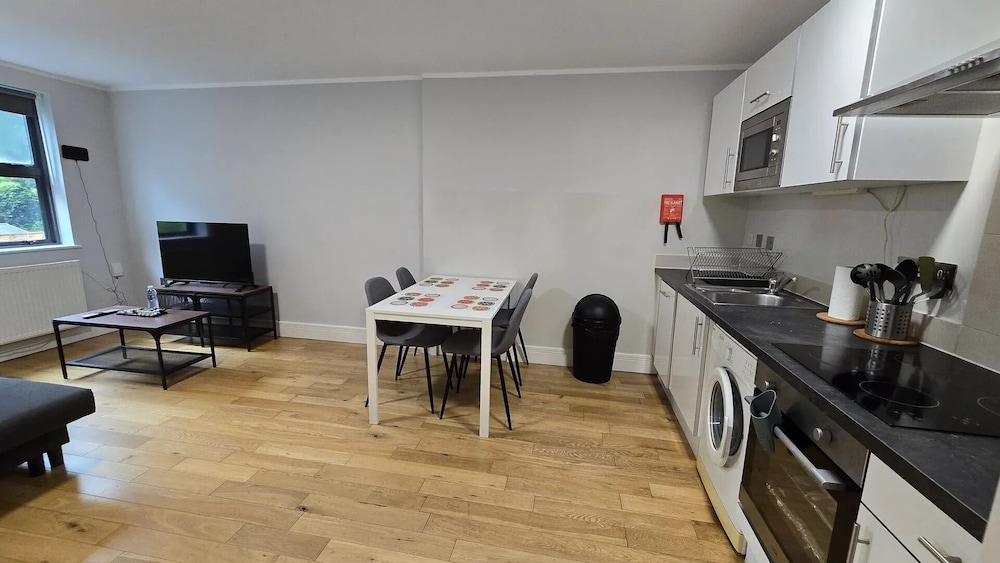 Westciti Chatsworth Road Apartments