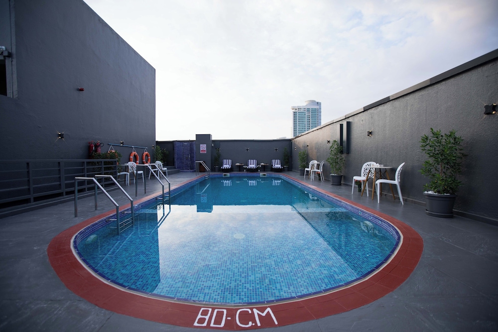 Al-Fujairah Vacations - Fortis Hotel - Property Image 2