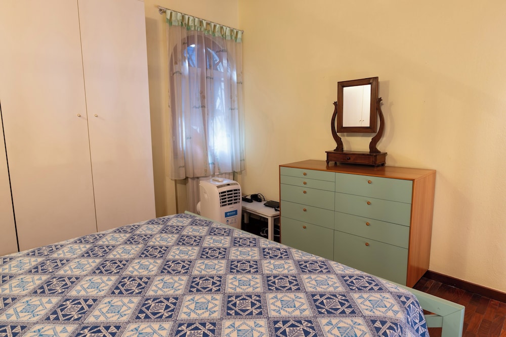Cozy Pietrasanta Central Apartment With Loft