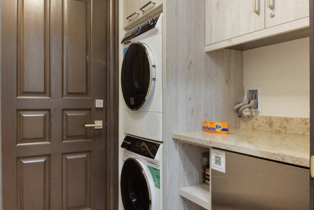 Luxury 3 Bedroom Condo in the Heart of Beaver Creek Village With Heated Pool