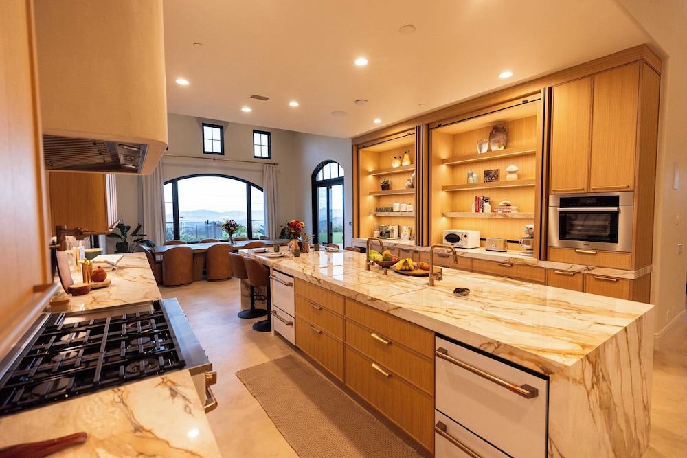 Infinity Pool, Theater, Pickleball + 360 Views Near Lake Poway Sunset Point Estate by Avantstay